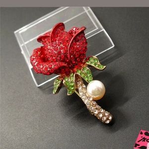 Beautiful, Elegant Red Rose, w/Pearl, Brooch